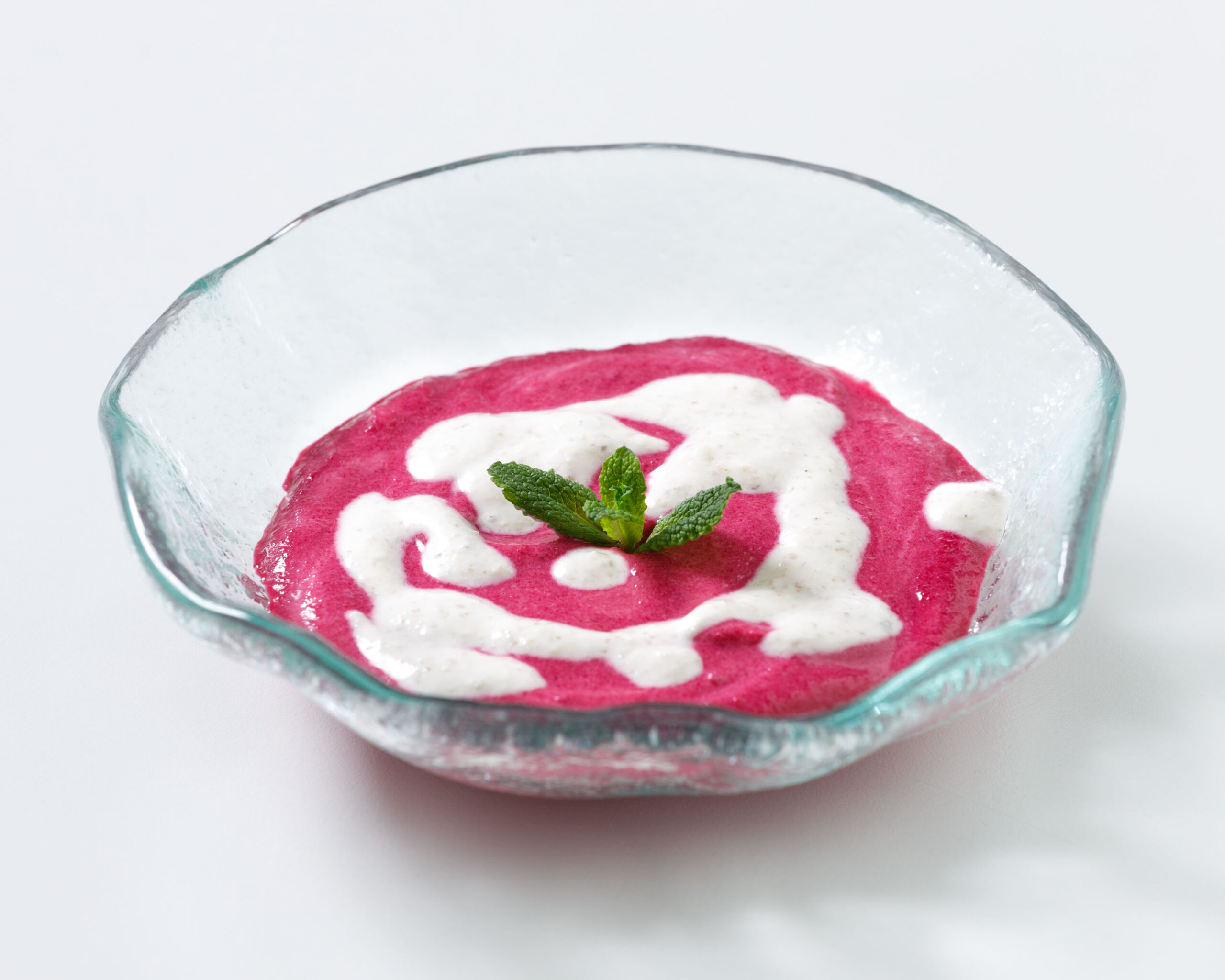 Beetroot and yogurt crème of soup - Oncoalicia